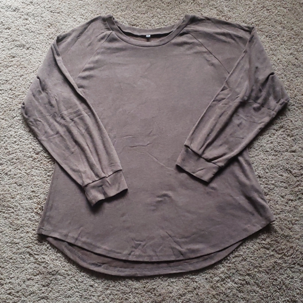 Long sleeve curve hem tee XL XXL
